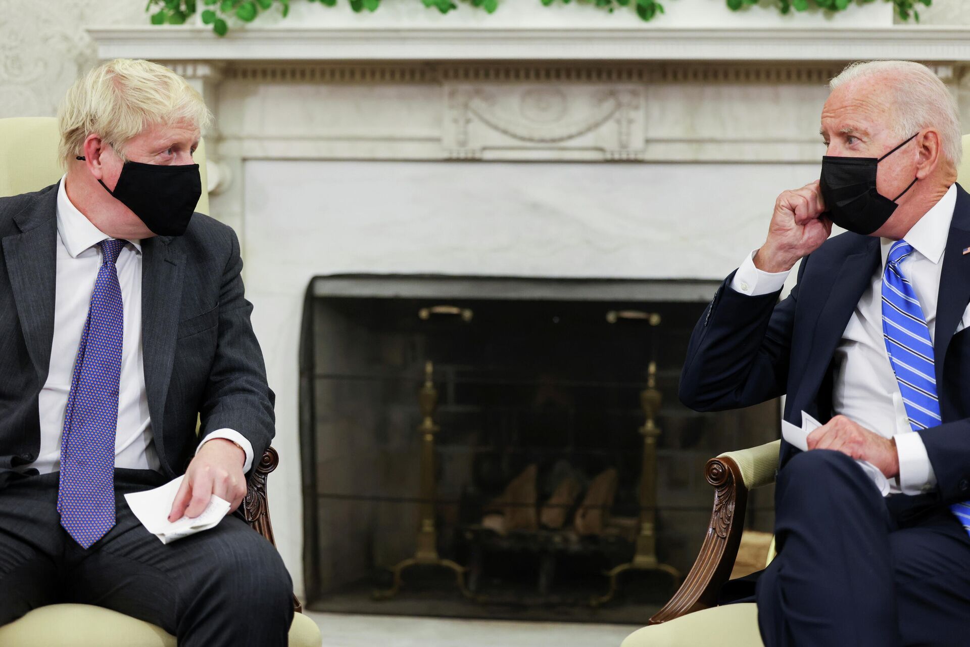 US President Joe Biden and British Prime Minister Boris Johnson hold a bilateral meeting in the Oval Office at the White House in Washington, US, September 21, 2021 - Sputnik International, 1920, 22.09.2021