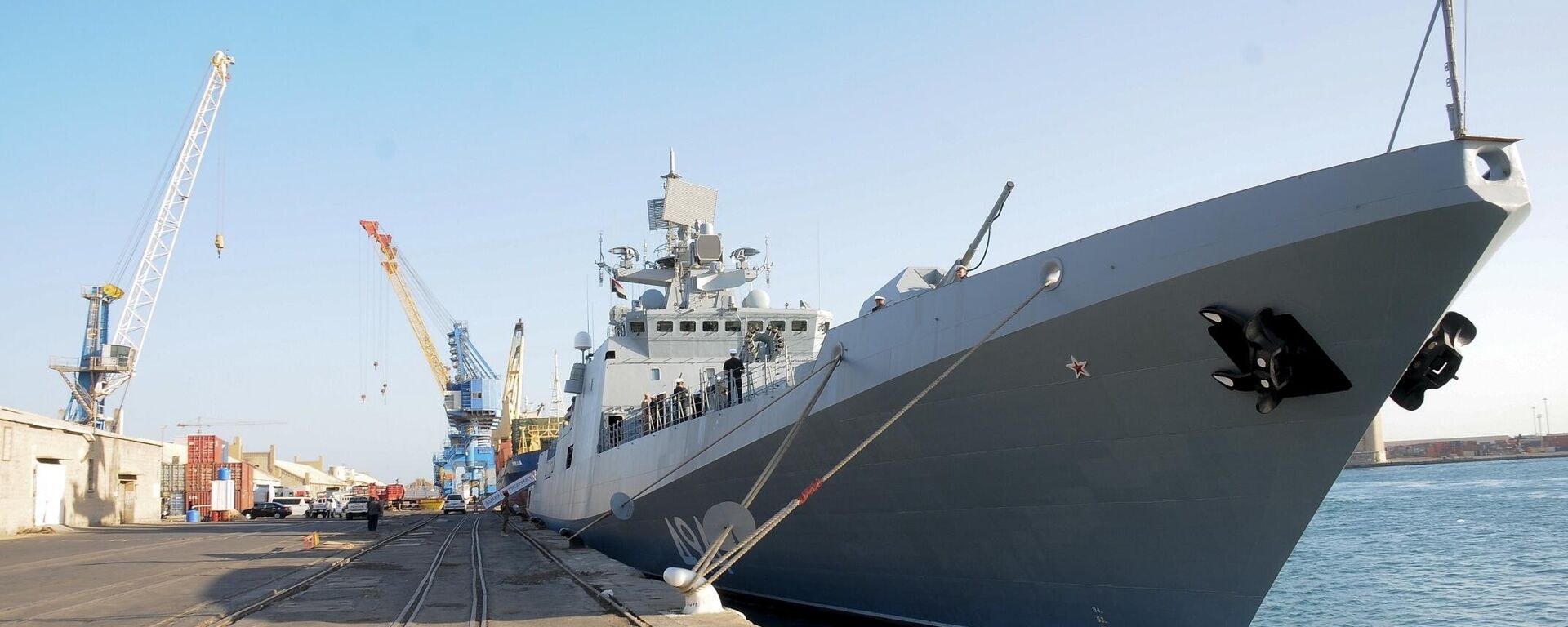 A view shows Russian frigate Admiral Grigorovich moored at the Sudanese port. Russian President Vladimir Putin in November approved the creation of a Russian naval facility in Sudan capable of mooring nuclear-powered surface vessels. In December, Russia announced signing a 25-year agreement to build a naval base in Port Sudan - Sputnik International, 1920, 05.03.2024