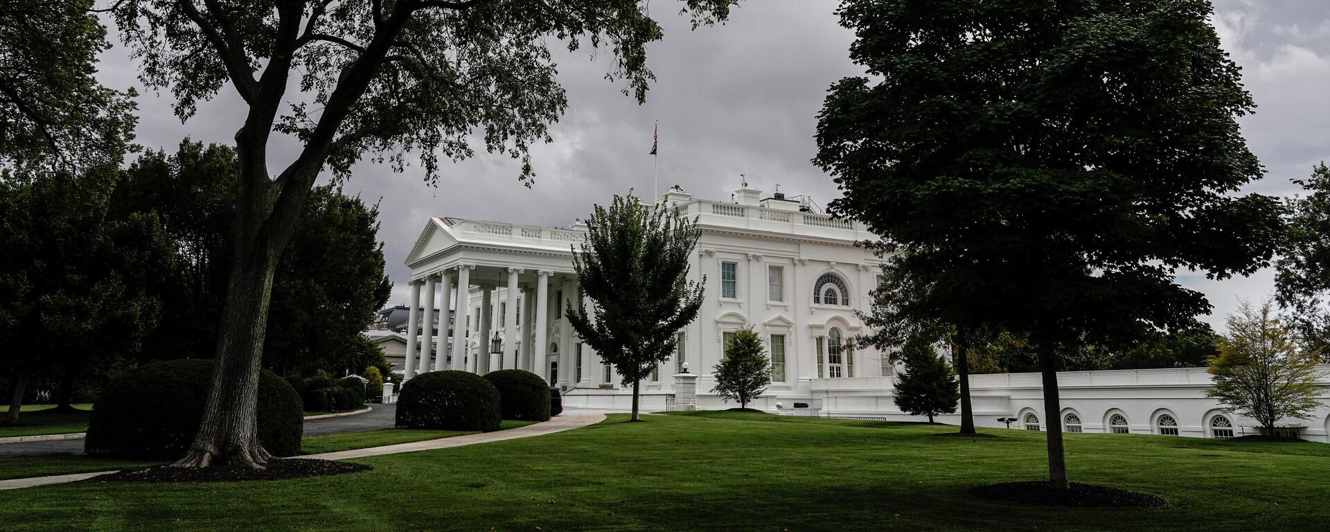 Clouds pass over the White House in Washington, U.S., September 21, 2021 - Sputnik International, 1920, 04.10.2021