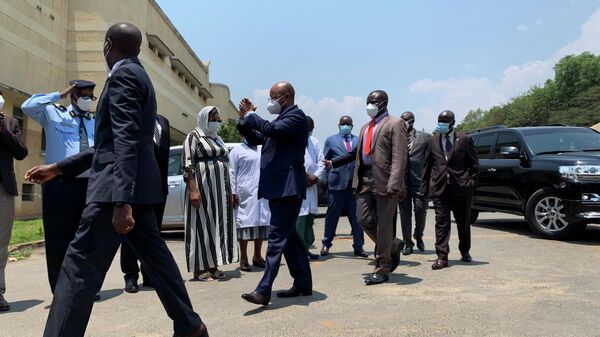 Burundi's Prime Minister Alain-Guillaume Bunyoni gestures as he arrives at the Prince Regent Charles Hospital to visit the victims of an explosion that killed at least five people and injured 50, in Bujumbura, Burundi September 21, 2021.  - Sputnik International