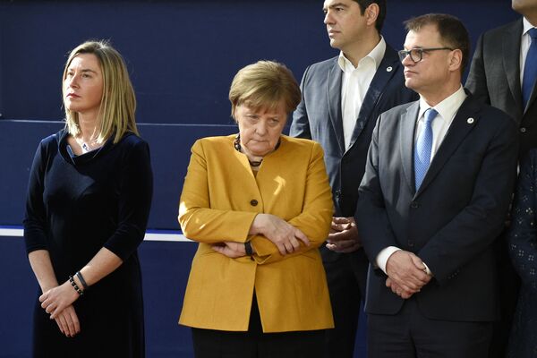 German Chancellor Angela Merkel, Greek Prime Minister Alexis Tsipras, Finnish Prime Minister Juha Sipila, and High Representative of the European Union for Foreign Affairs and Security Policy Federica Mogherini pose for a photo in Brussels, at a EU summit on Brexit. 22 March 2019. - Sputnik International