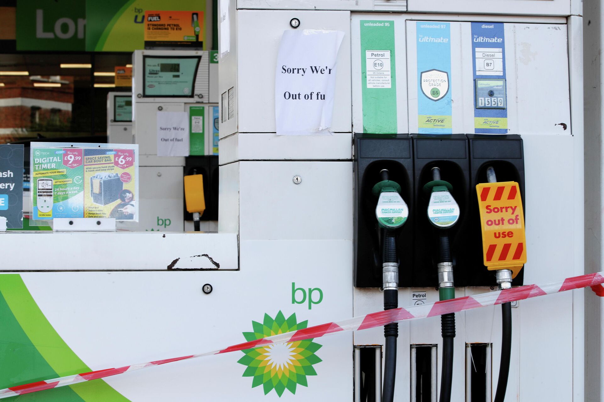 A BP petrol station that has ran out of fuel is seen in London, Britain, September 26, 2021 - Sputnik International, 1920, 27.09.2021