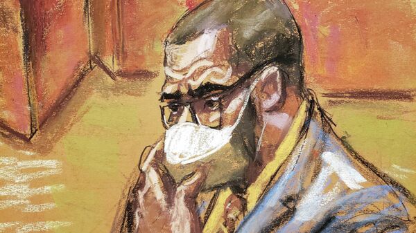 R. Kelly listens as witness Alex testifies during Kelly's sex abuse trial at Brooklyn's Federal District Court in a courtroom sketch in New York, US, September 13, 2021 - Sputnik International
