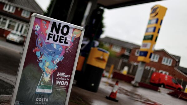 A UK petrol station without fuel - Sputnik International