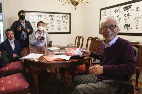 Японско-американский климатолог Сюкуро Манабэ разговаривает с журналистами в своем доме в Принстоне, штат Нью-Джерси, США - Sputnik International