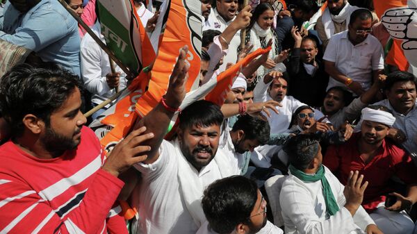 Activists of the youth wing of India's main opposition Congress party take part in a protest (File) - Sputnik International