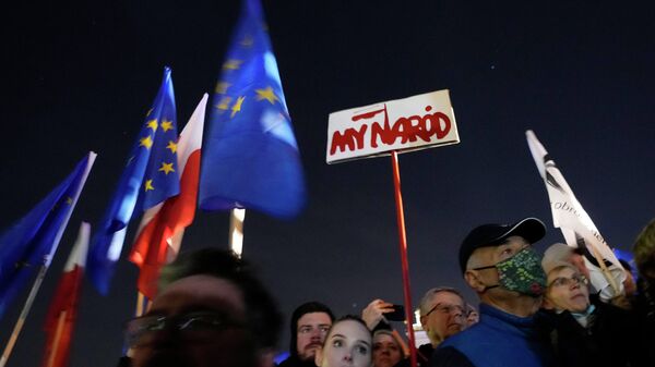 Pro-EU protesters in Warsaw - Sputnik International