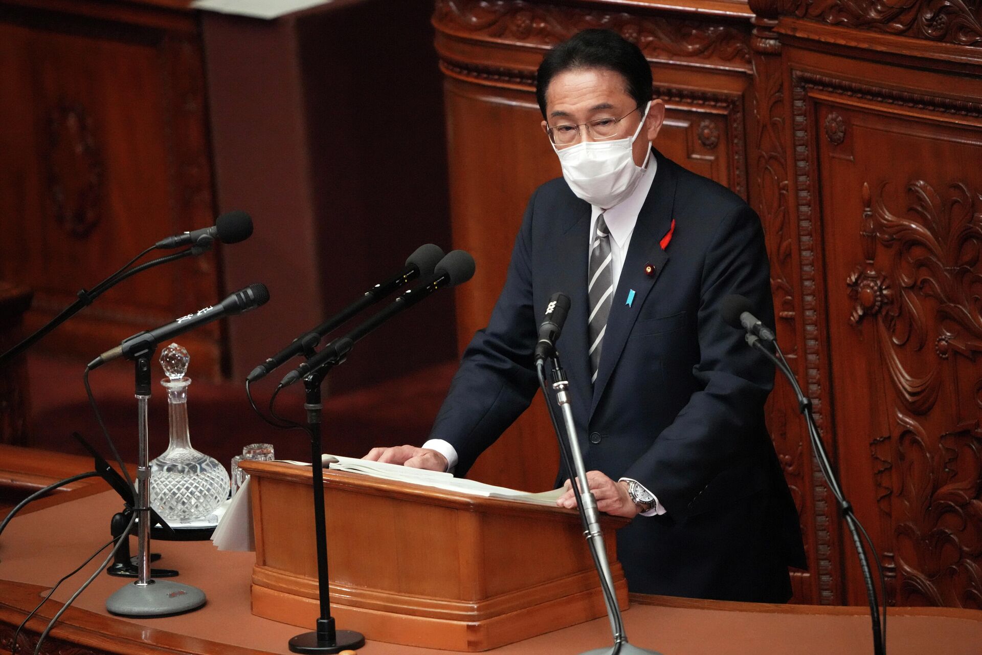 Japanese Prime Minister Fumio Kishida delivers his first policy speech during an extraordinary Diet session at the lower house of parliament Friday, Oct. 8, 2021, in Tokyo. - Sputnik International, 1920, 17.10.2021