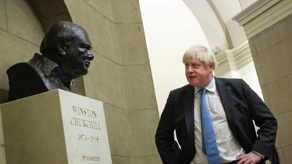 British Prime Minister Boris Johnson looks at a bust of Winston Churchill as he departs the U.S. Capitol following a visit with Congressional leadership on September 22, 2021 in Washington, DC. - Sputnik International