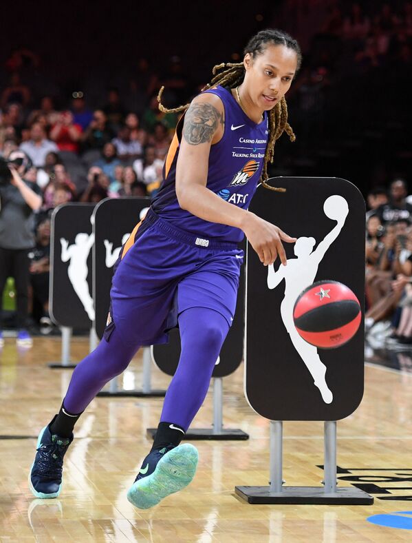 Brittney Griner, 206cm (6ft 9in) of Phoenix Mercury basketball team competes during the Skills Challenge of the WNBA All-Star Friday Night at the Mandalay Bay Events Center on 26 July 2019 in Las Vegas, Nevada. - Sputnik International