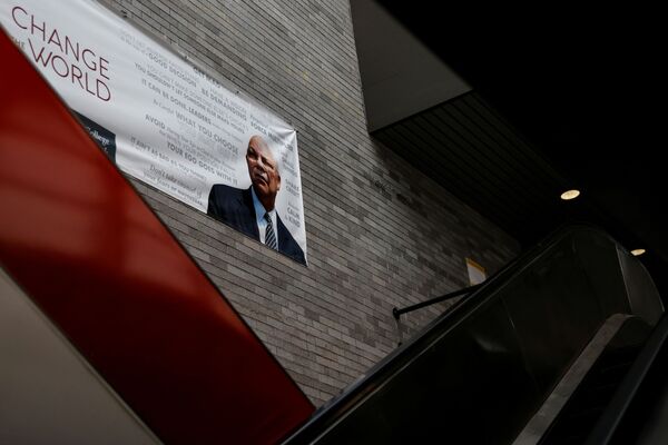 A banner depicting former US Secretary of State Colin Powell is seen above an escalator at the Colin Powell School for Civic and Global Leadership at the City College of New York in New York City, US, 18 October 2021. - Sputnik International