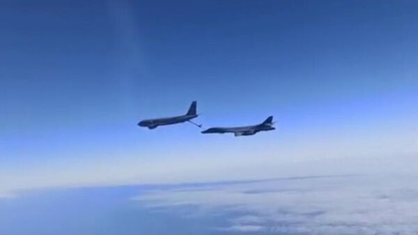 Russian Su-30 fighter jets intercepted 2 USAF B-1B bombers over Black Sea - Sputnik International