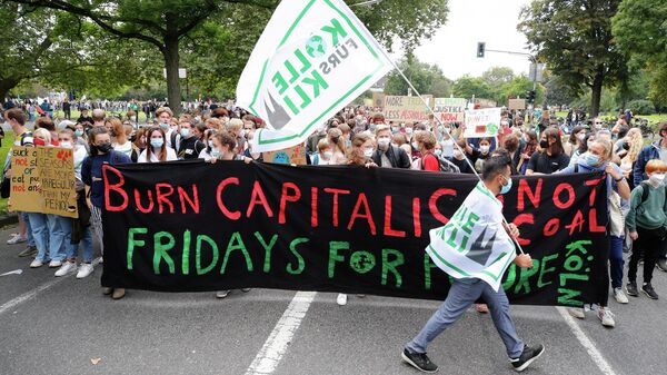People take part in the Global Climate Strike of the movement Fridays for Future in Cologne, Germany, September 24, 2021 - Sputnik International