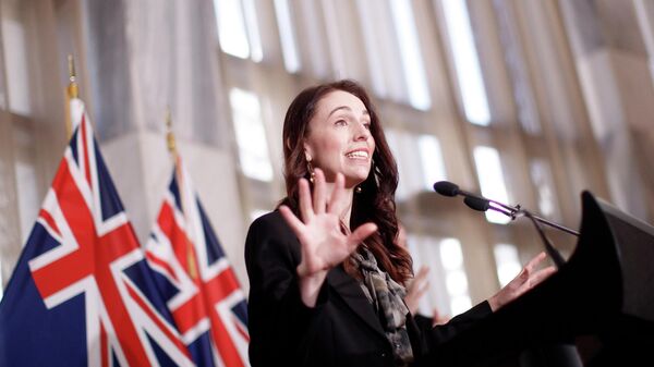 New Zealand Prime Minister Jacinda Ardern announces in Wellington, Friday, Oct. 22, 2021, an ambitious target of fully vaccinating 90% of eligible people to end coronavirus lockdowns. - Sputnik International