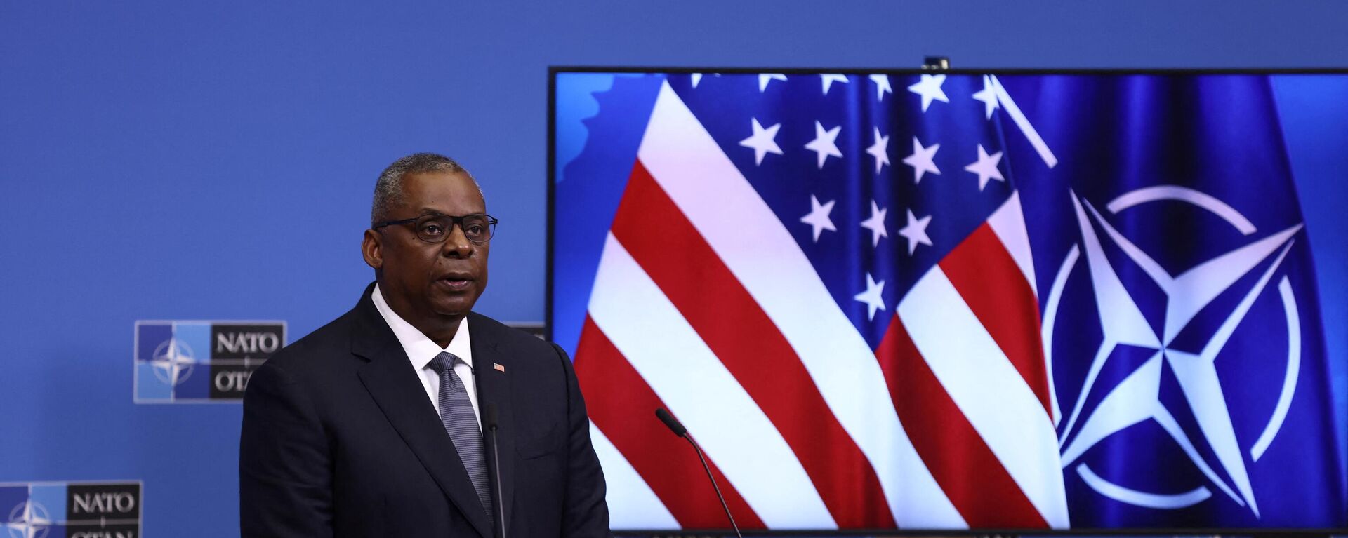 US Secretary of State for Defence Lloyd Austin addresses media representatives on the second day of a NATO Defence Ministers meeting in Brussels on October 22, 2021. - Sputnik International, 1920, 28.01.2022