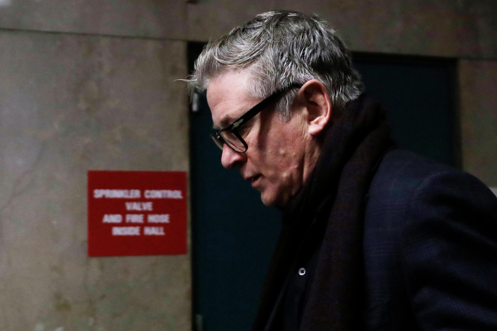 Actor Alec Baldwin arrives in a New York City court, Wednesday, Jan. 23, 2019, for a hearing on charges that he slugged a man during a dispute over a parking spot last fall - Sputnik International, 1920, 26.04.2022
