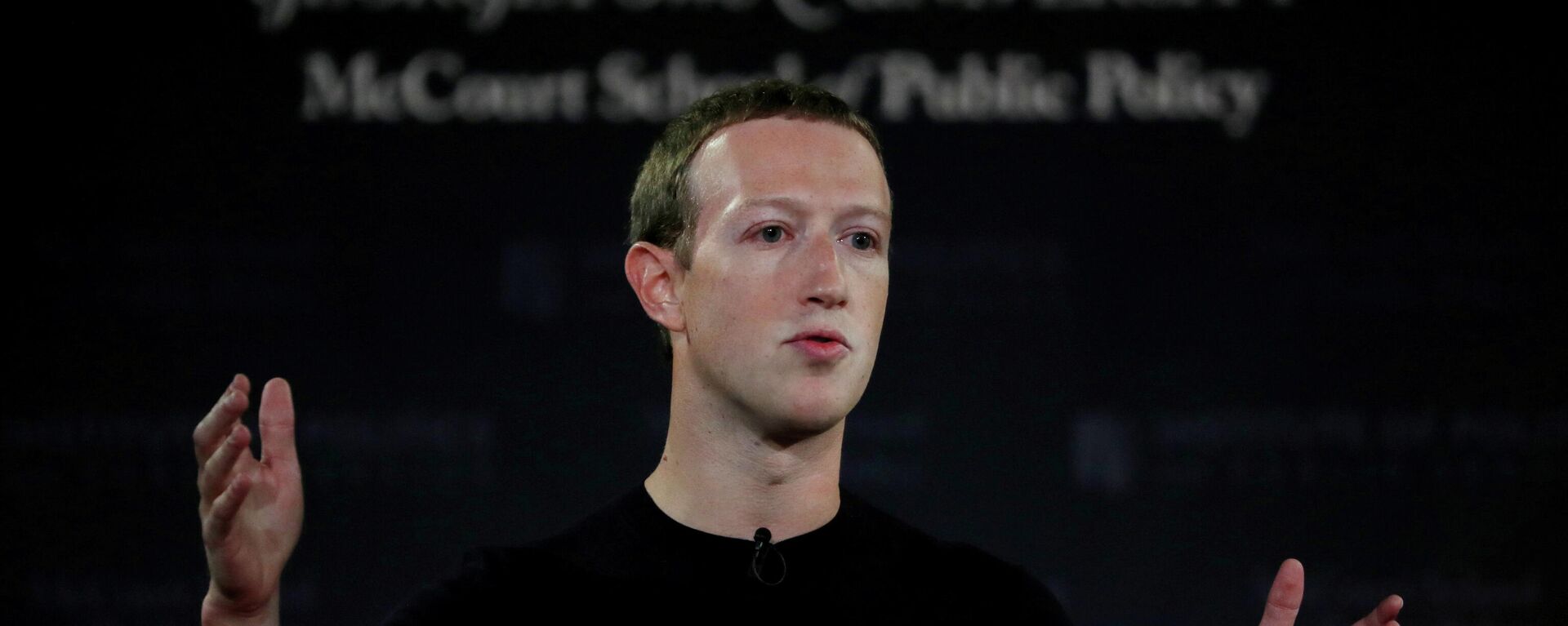 Facebook Chairman and CEO Mark Zuckerberg addresses the audience on the challenges of protecting free speech while combating hate speech online, fighting misinformation, and political data privacy and security, at a forum hosted by Georgetown University's Institute of Politics and Public Service (GU Politics) and the McCourt School of Public Policy in Washington, U.S., October 17, 2019 - Sputnik International, 1920, 28.10.2021