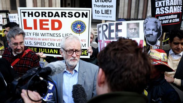 Supporters of Wikileaks founder Julian Assange protest in London - Sputnik International