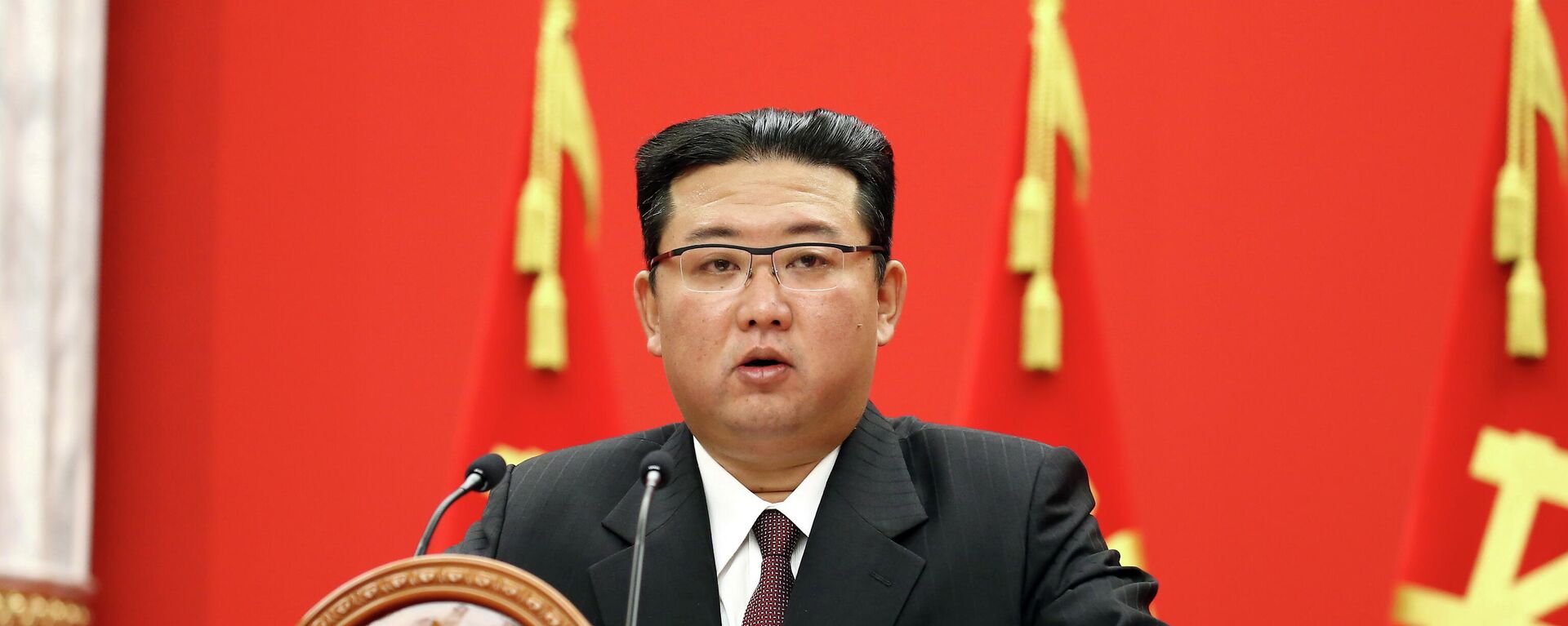 North Korean leader Kim Jong Un speaks during an event celebrating the 76th anniversary of the founding of the ruling Workers' Party of Korea (WPK) in Pyongyang, North Korea, in this undated photo released on October 11, 2021 by North Korea's Korean Central News Agency (KCNA).  - Sputnik International, 1920, 29.10.2021