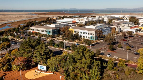 An aerial view shows a newly unveiled logo for &quot;Meta&quot;, the new name for Facebook&#x27;s parent company, in front of Facebook headquarters in Menlo Park, in San Mateo county, California on 28 October 2021. - Sputnik International