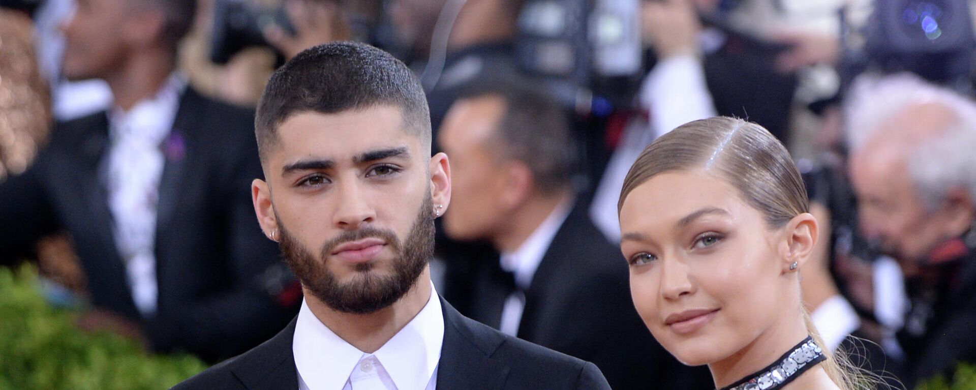 Zayn Malik, left, and Gigi Hadid arrive at The Metropolitan Museum of Art Costume Institute Benefit Gala, celebrating the opening of Manus x Machina: Fashion in an Age of Technology on Monday, May 2, 2016, in New York. - Sputnik International, 1920, 30.10.2021