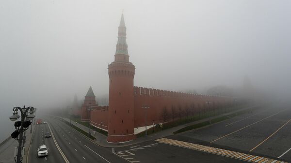 The Kremlin covered in dense fog - Sputnik International