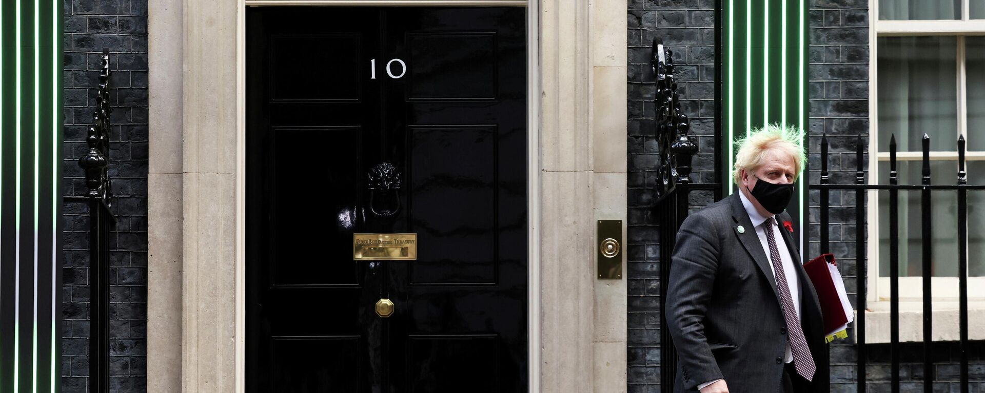 British Prime Minister Boris Johnson leaves 10 Downing Street in London, Britain, November 3, 2021. REUTERS/Henry Nicholls - Sputnik International, 1920, 24.11.2021