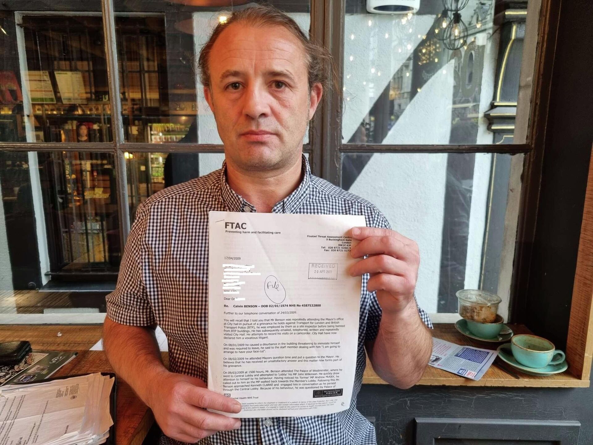 Calvin Benson with letter from FTAC to his GP - Sputnik International, 1920, 12.11.2021
