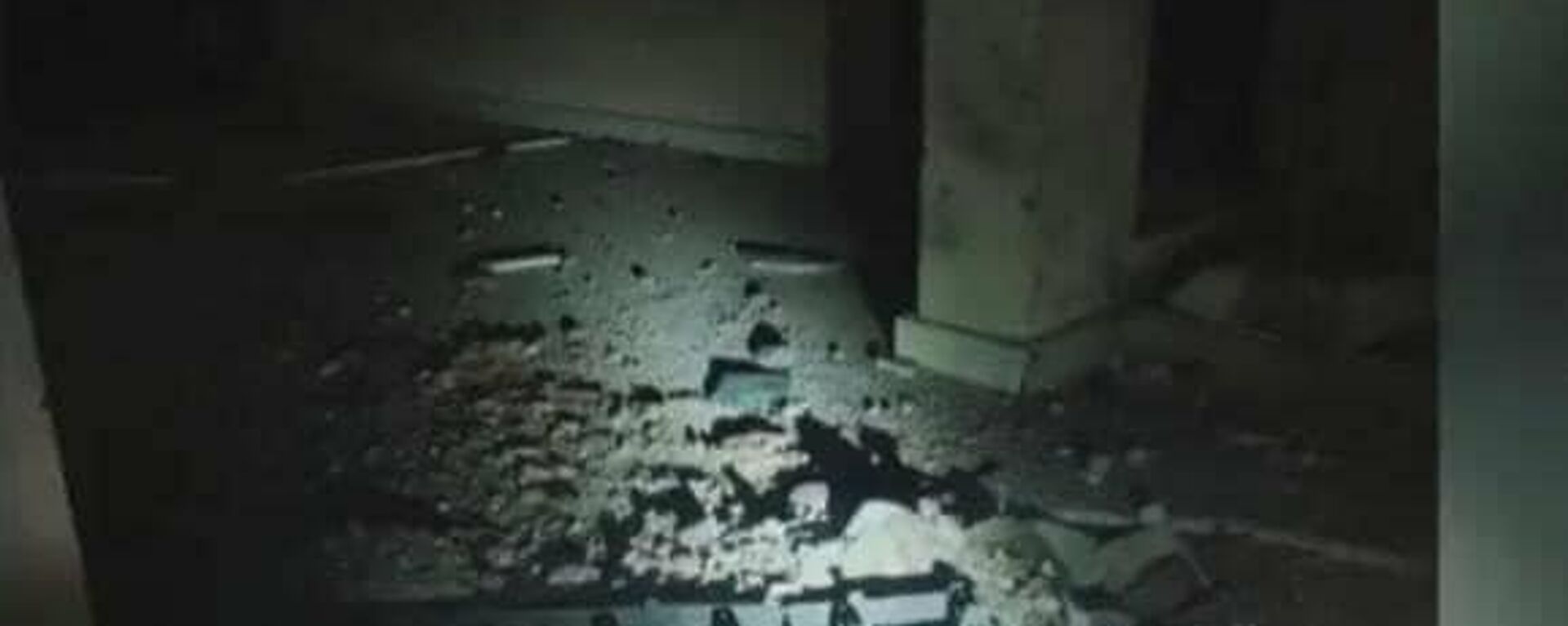 Photo showing damage to the Iraqi prime minister's residence in the wake of Sunday morning's drone attack. - Sputnik International, 1920, 07.11.2021