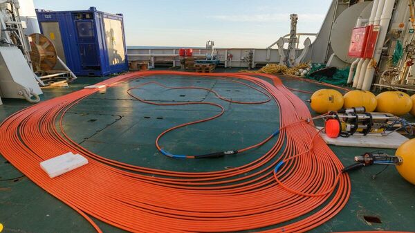 Length of cable of LoVe observatory on deck of a ship during maintenance. - Sputnik International