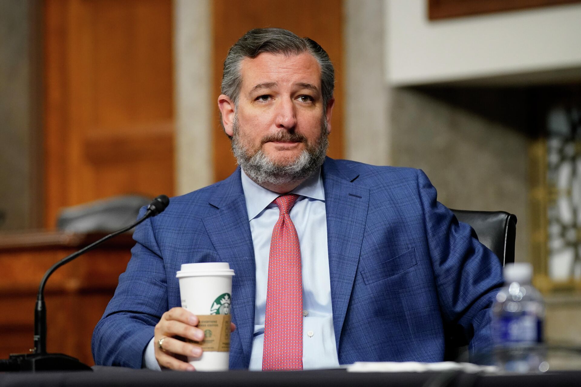 Sen. Ted Cruz, R-Texas, attends a hearing to examine the nomination of Nicholas Burns to U.S. Ambassador to China during a Senate Foreign Relations Committee on Capitol Hill in Washington, Wednesday, Oct. 20, 2021.  - Sputnik International, 1920, 25.09.2022