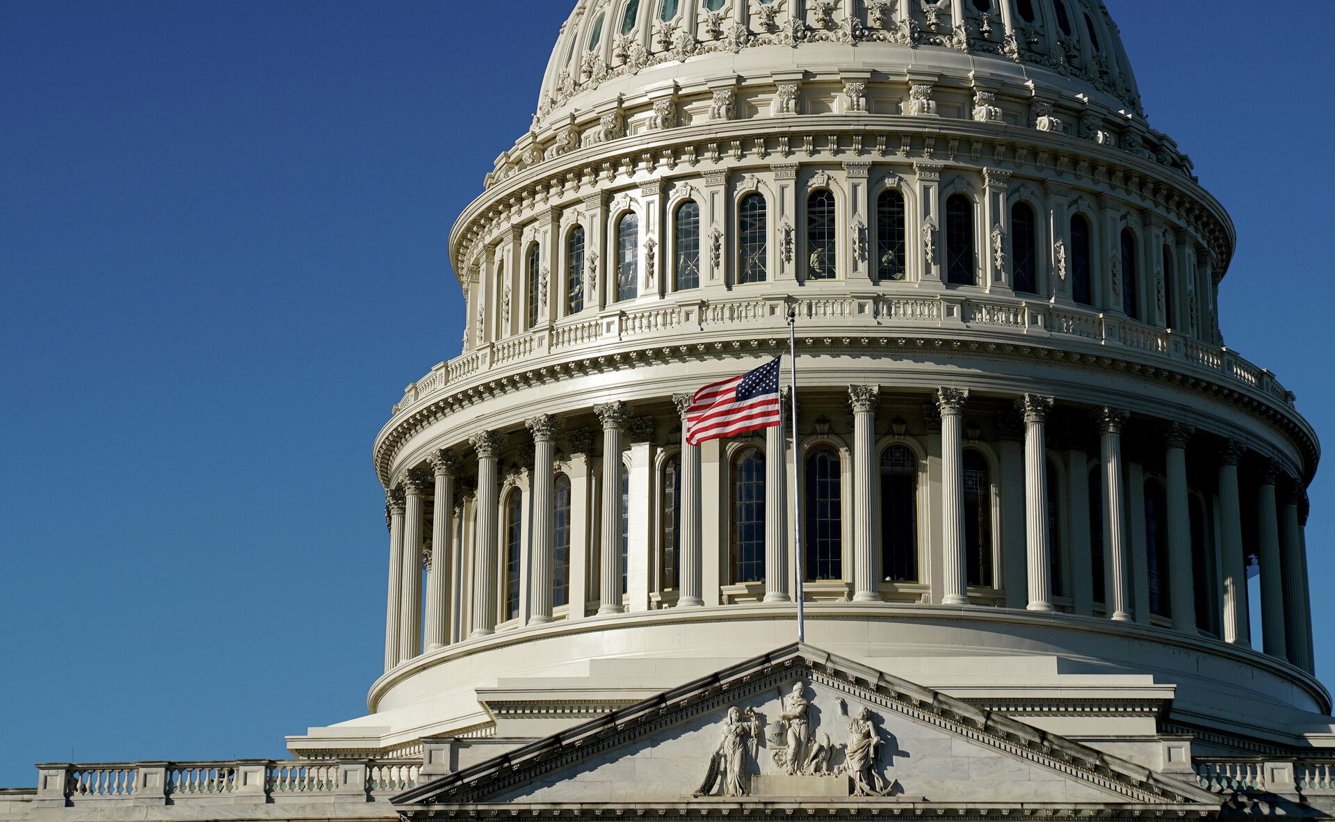 The U.S. Capitol dome is seen in Washington, U.S., December 17, 2020 - Sputnik International, 1920, 30.11.2021
