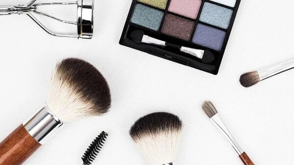Makeup brushes  - Sputnik International