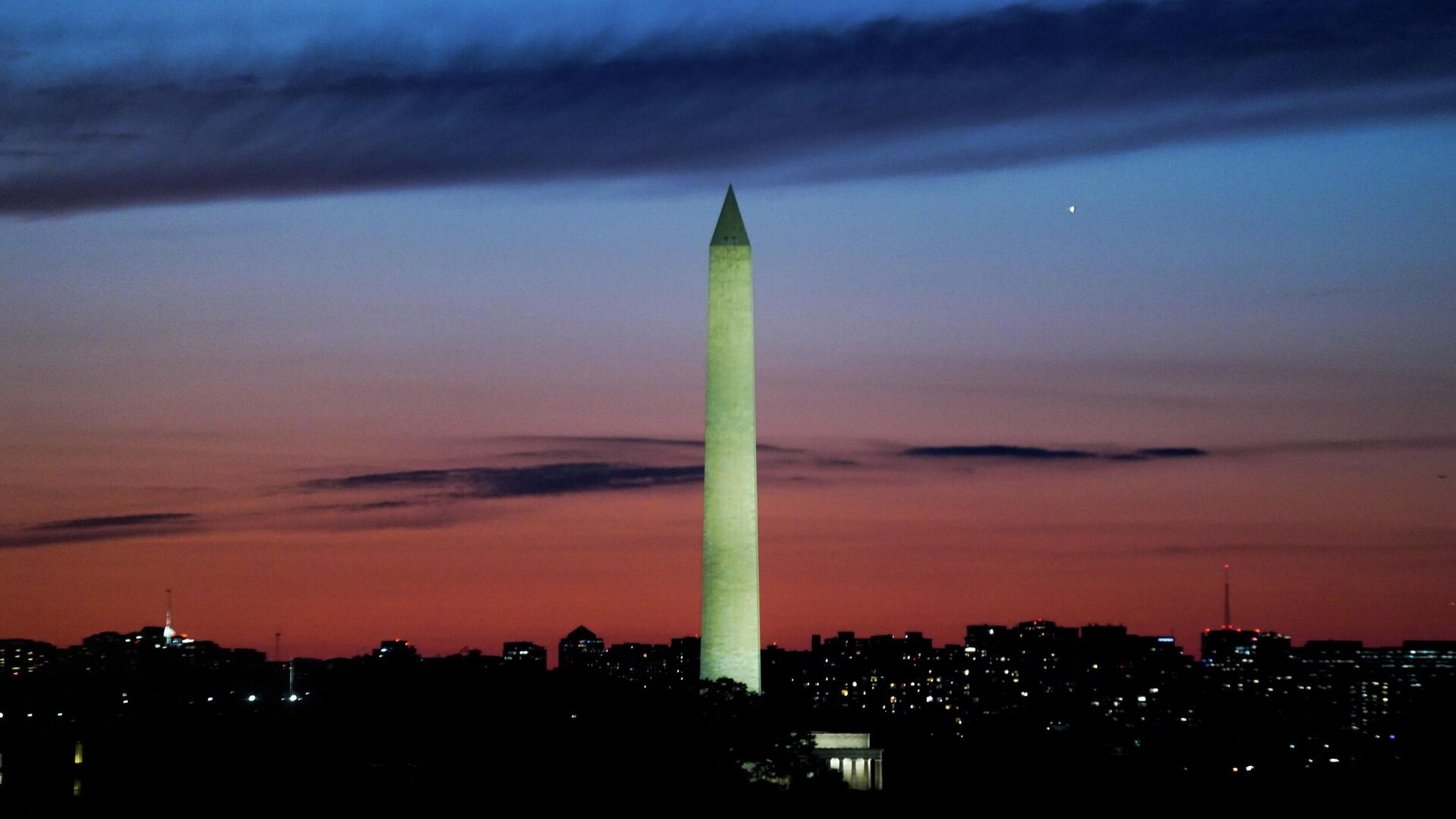 The Washington Monument is seen from the U.S. Capitol in Washington, U.S., November 4, 2021. REUTERS/Elizabeth Frantz - Sputnik International, 1920, 19.11.2021