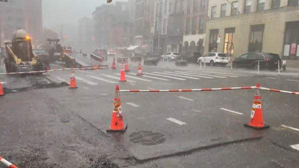 Screenshot captures moment in which a severe storm consumed New York City and neighboring New Jersey, bringing with it destructive winds, rain and hail. - Sputnik International