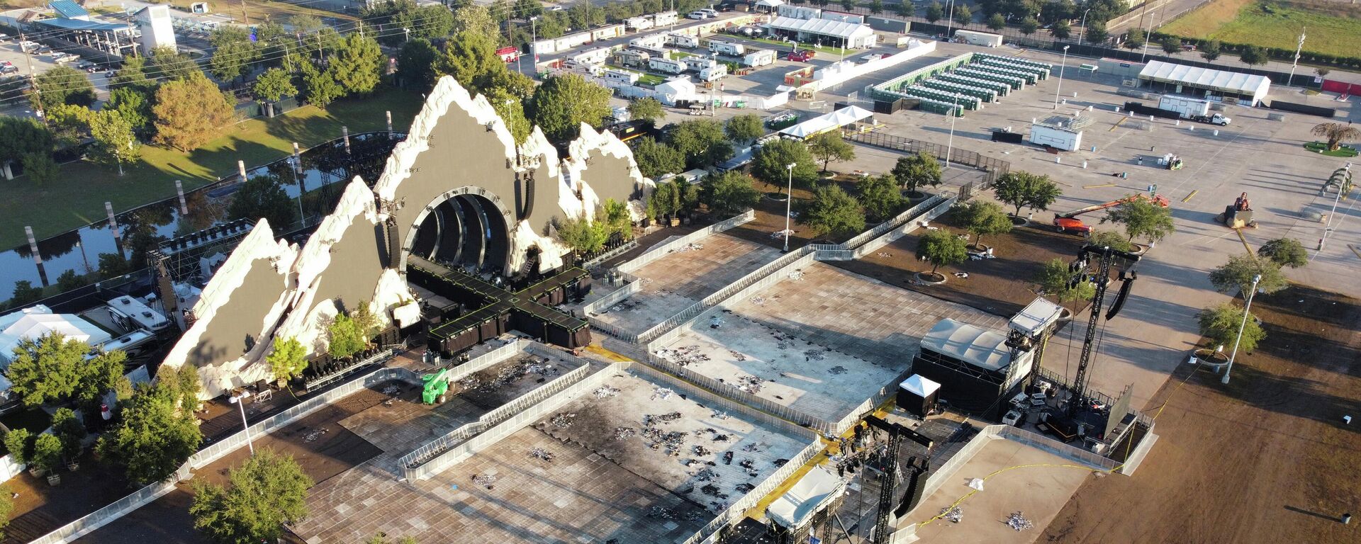 The empty stage at the 2021 Astroworld Festival is seen days after a stampede killed several concertgoers in Houston, Texas, U.S., November 7, 2021 - Sputnik International, 1920, 15.11.2021
