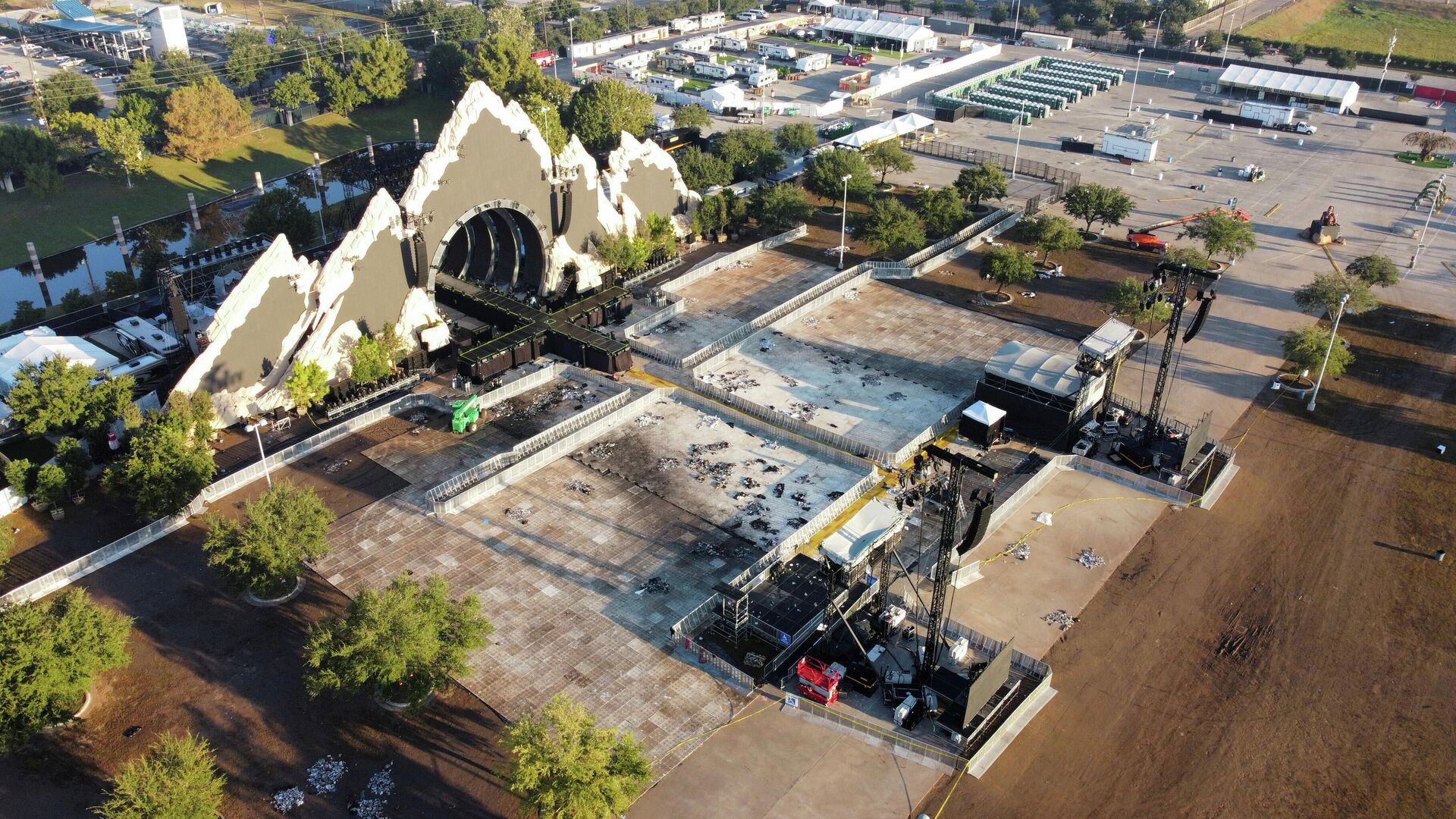 The empty stage at the 2021 Astroworld Festival is seen days after a stampede killed several concertgoers in Houston, Texas, U.S., November 7, 2021 - Sputnik International, 1920, 15.11.2021