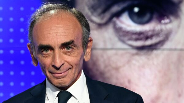 FILE - In this Sept.23, 2021 file photo, French far-right media pundit Eric Zemmour poses prior to a televised debate between French far-left leader, Jean-Luc Melenchon in Paris - Sputnik International