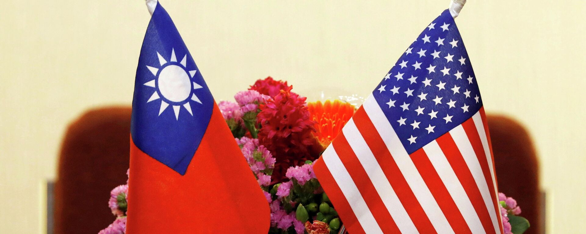 Flags of Taiwan and U.S. are placed for a meeting in Taipei, Taiwan March 27, 2018. - Sputnik International, 1920, 24.11.2021