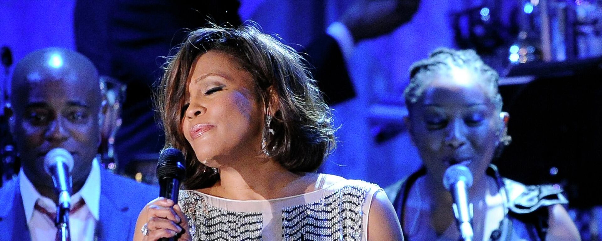 In this Feb. 13, 2011 file photo, singer Whitney Houston performs at the pre-Grammy gala & salute to industry icons with Clive Davis honoring David Geffen in Beverly Hills, Calif. - Sputnik International, 1920, 18.11.2021