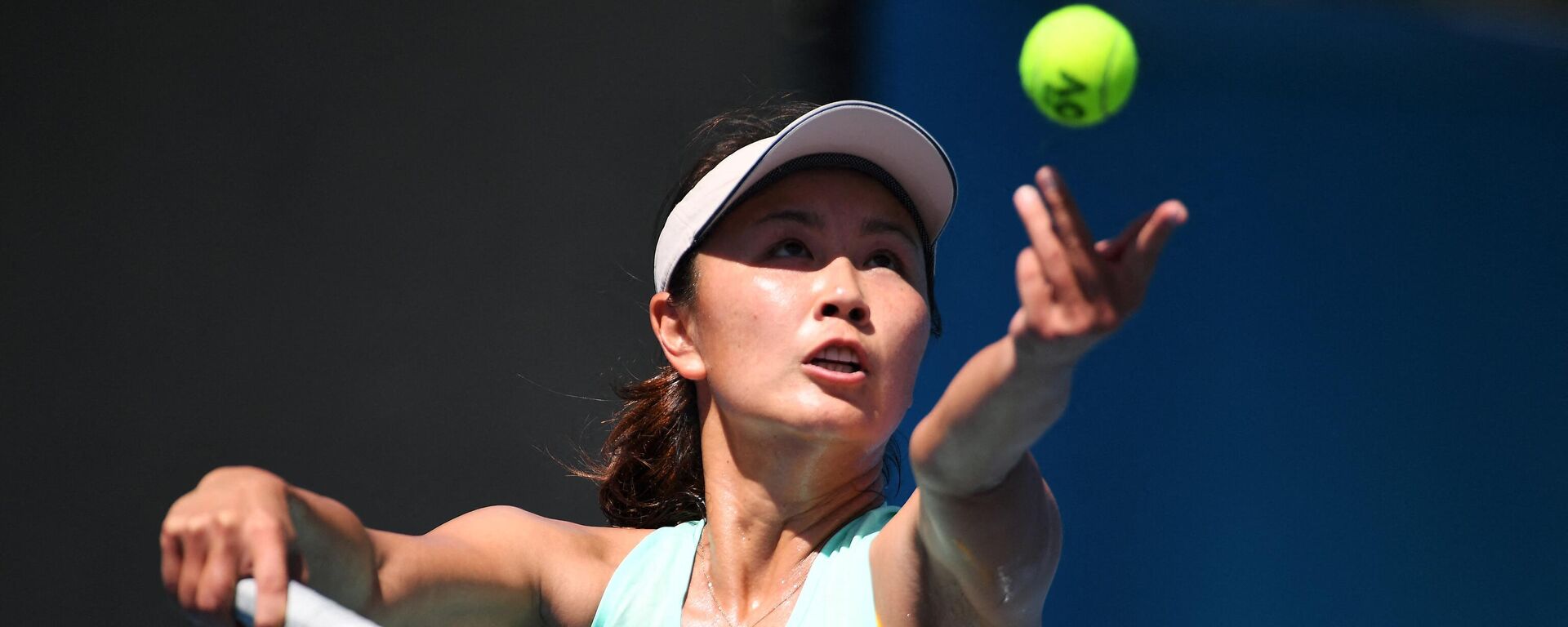 (FILES) This file photo taken on January 13, 2019 shows China's Peng Shuai serving the ball during a practice session ahead of the Australian Open tennis tournament in Melbourne - Sputnik International, 1920, 19.11.2021