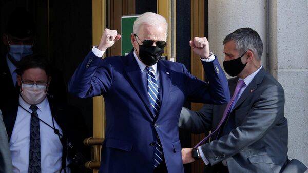 U.S. President Joe Biden reacts as he departs his annual physical at Walter Reed National Military Medical Center in Bethesda, Maryland, U.S. November 19, 2021. - Sputnik International