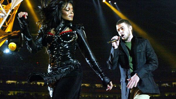 Janet Jackson and Justin Timberlake perform at half-time at Super Bowl XXXVIII at Reliant Stadium, 01 February 2004 in Houston, TX - Sputnik International