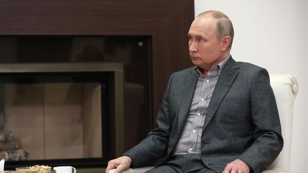 Russian President Putin holds a meeting with Denis Logunov, deputy director of the Gamaleya research center - Sputnik International