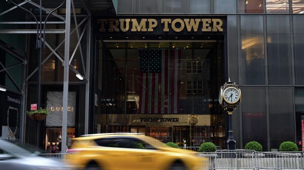 Traffic drives past the Trump Tower building in Manhattan, on July 1, 2021 in New York. - Sputnik International