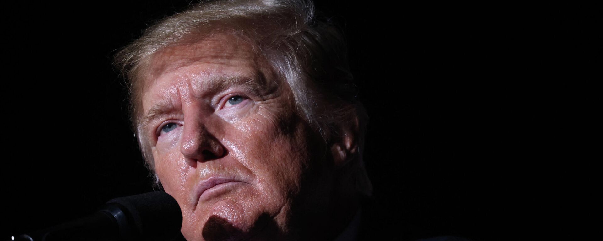 Former President Donald Trump speaks to supporters during a rally at the Iowa State Fairgrounds on October 09, 2021 in Des Moines, Iowa. - Sputnik International, 1920, 24.01.2022