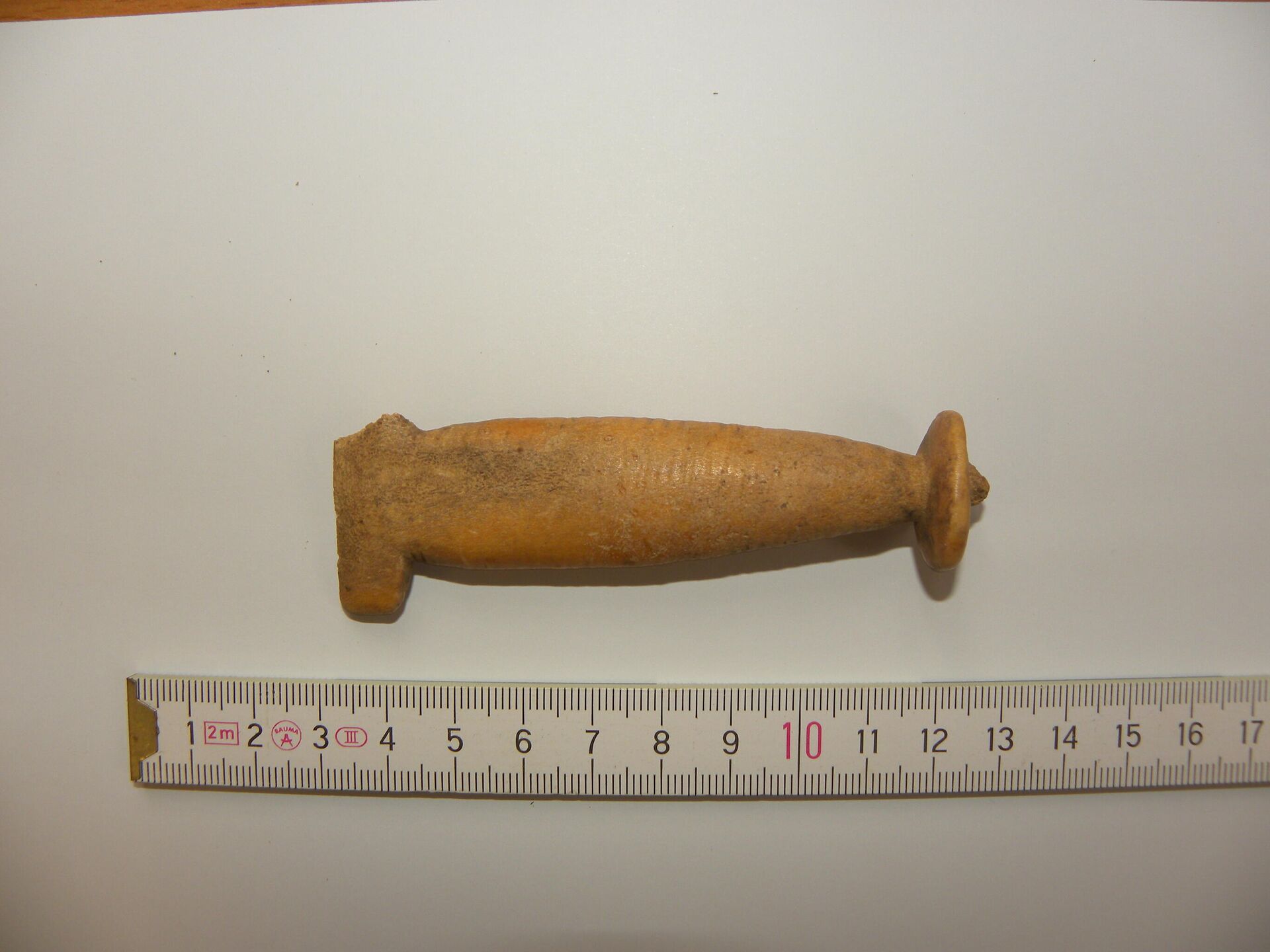 Dagger handle, 6th century BC, (horn), imitation of bimetallic daggers - Sputnik International, 1920, 26.11.2021