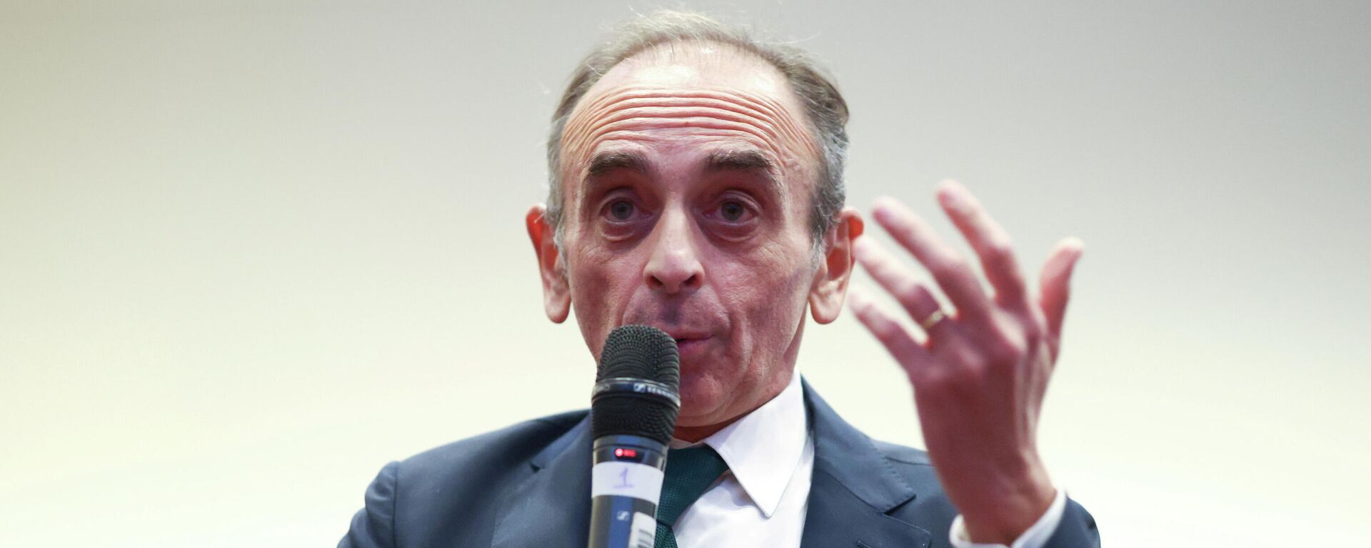 French right-wing commentator Eric Zemmour speaks at an event at the ILEC conference centre, London, Britain, November 19, 2021.  - Sputnik International, 1920, 30.11.2021