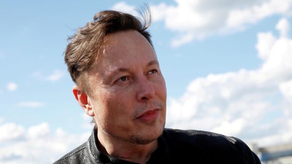SpaceX founder and Tesla CEO Elon Musk looks on as he visits the construction site of Tesla's gigafactory in Gruenheide, near Berlin, Germany, May 17, 2021. - Sputnik International