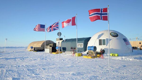 This 2016 photo provided by the US Navy shows a base camp for submarine sea ice exercises in the Beaufort Sea off Alaska's north coast.  - Sputnik International
